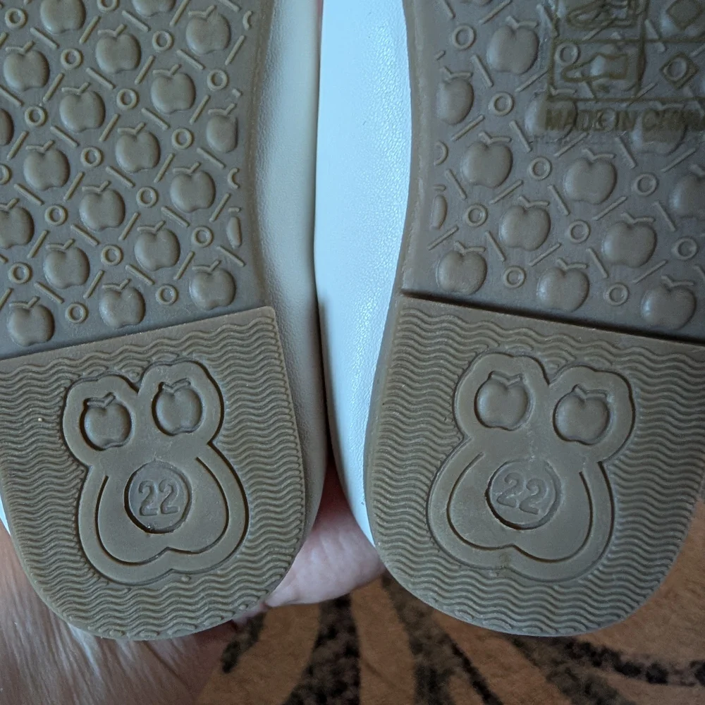 💥3/$24 Charming White‎ Kids Dress Shoes with Red Heart